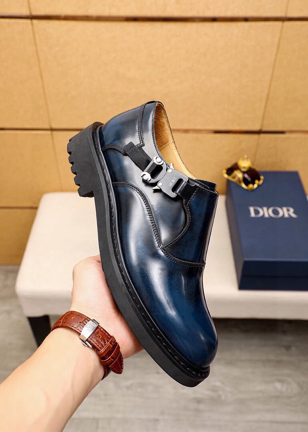 Men's men's shoes 💰600 💐"Dior" Dior 🇮🇹🇮🇹 counter synchronization Top purchasing agent 🔍🔍Men's 2⃣️0⃣️2⃣️5⃣️Business leather shoes Original open-edge beads imported from Italy, fully imported cow leather lining, sole: original T men's shoes 💰U outsole, exclusive movable molded sole, super comfortable, original factory follow-up goods, 🔍🔍high quality, can be entered and exited the counter at will, welcome to compare. Regular size 39-44 (customized at 38.45🉑️) 3 colors🉑️ to choose from